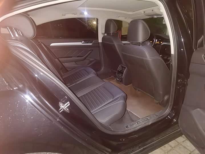 Фото 8 - Volkswagen Magotan