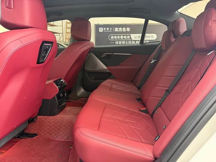 Фото 5 - BMW 5 Series