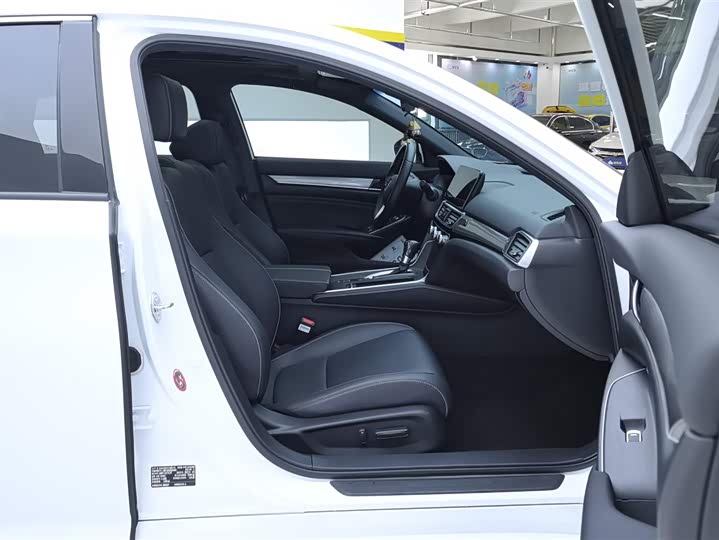 Фото 8 - Honda Inspire