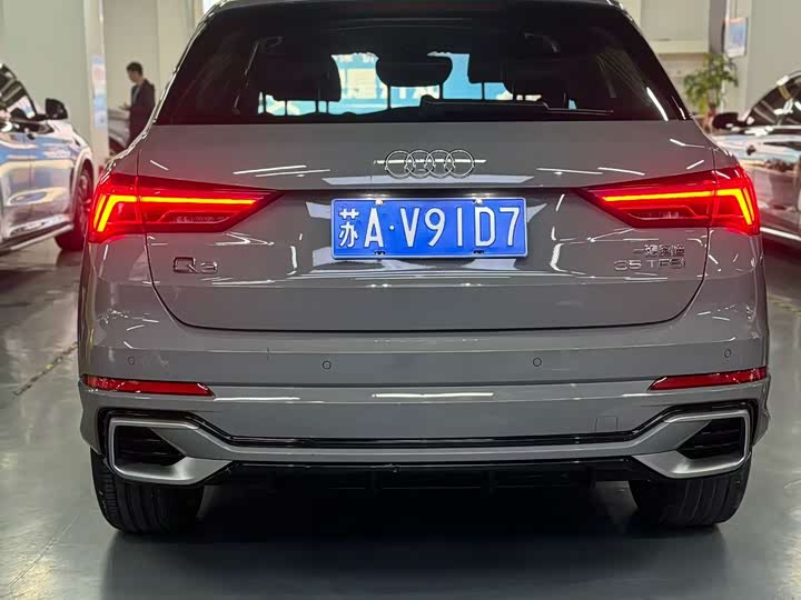 Фото 8 - Audi Q3