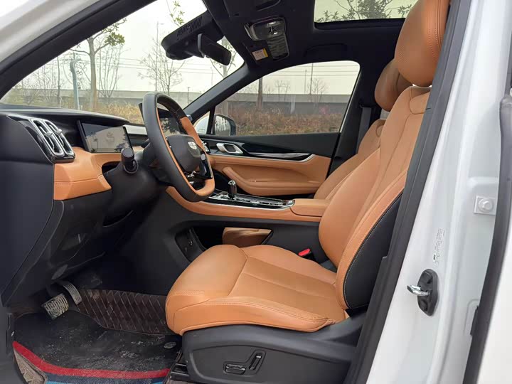 Photo 3 - Geely Atlas L