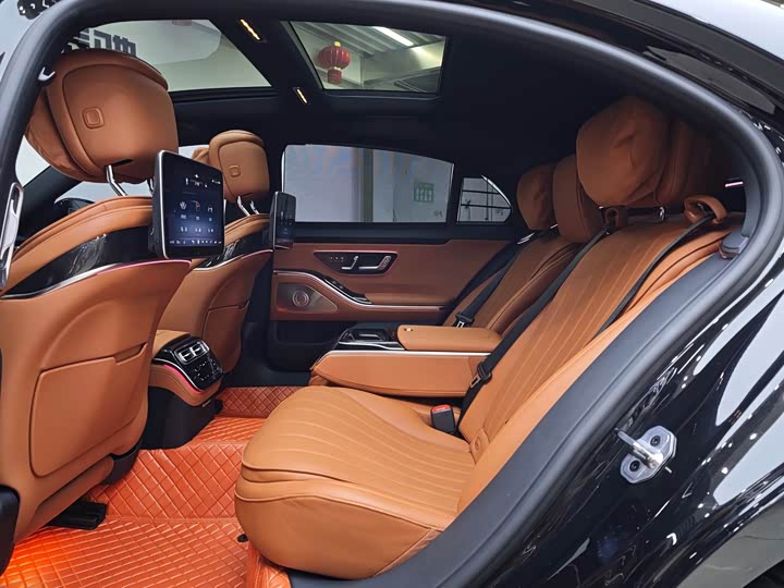 Фото 9 - Mercedes-Benz S-Class