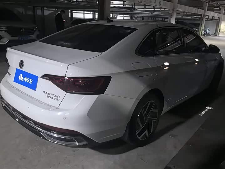 Фото 3 - Volkswagen Sagitar L