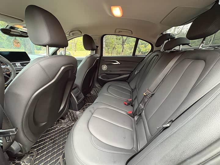 Фото 6 - BMW 1 Series