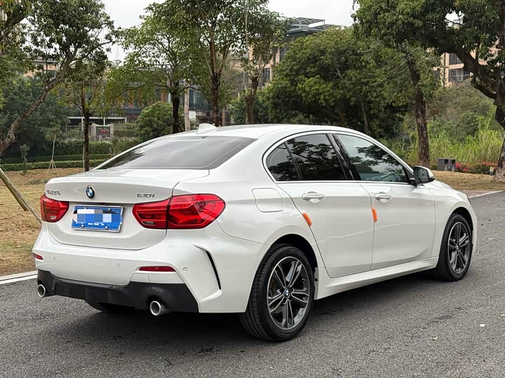 Фото 9 - BMW 1 Series