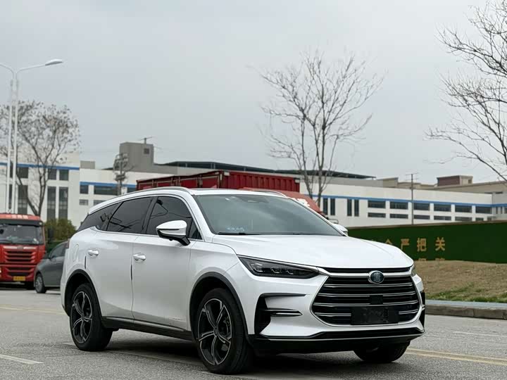 Фото 3 - BYD Tang Hybrid/EV