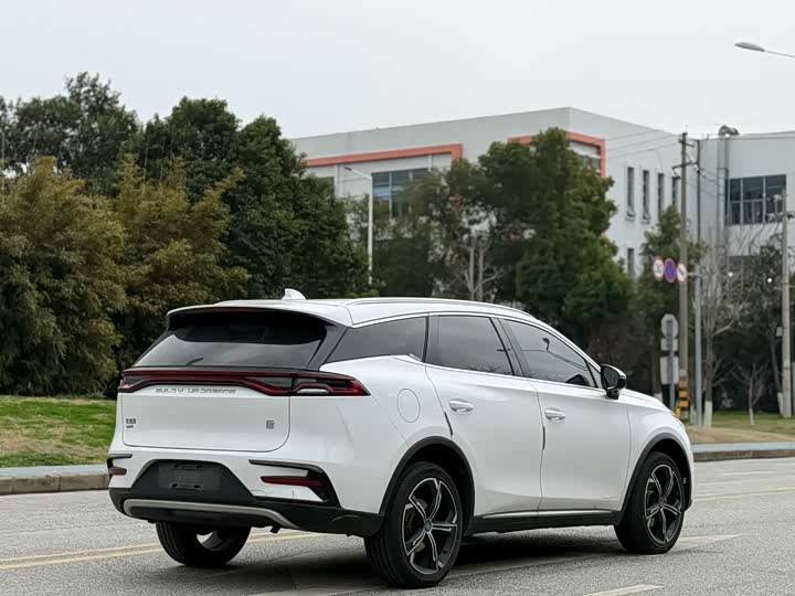 Фото 5 - BYD Tang Hybrid/EV