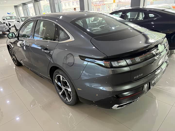 Фото 6 - Changan Eado Plus