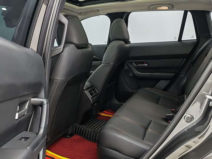 Фото 8 - Mazda CX-50