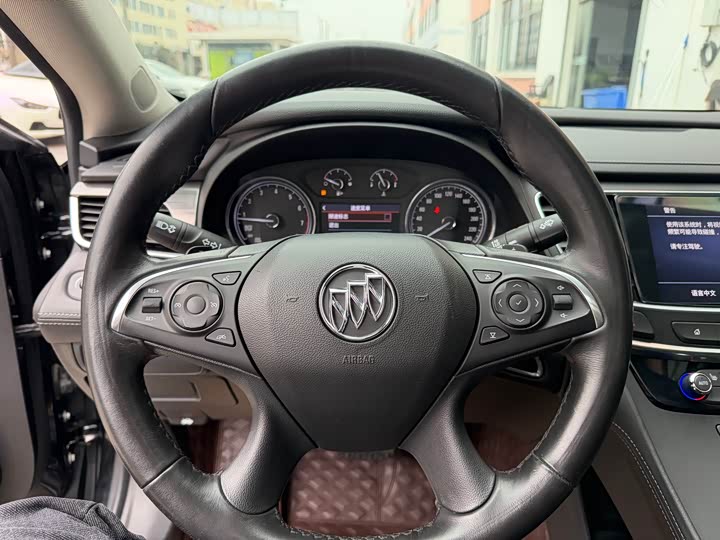 Фото 8 - Buick LaCrosse