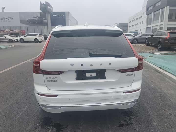 Фото 9 - Volvo XC60