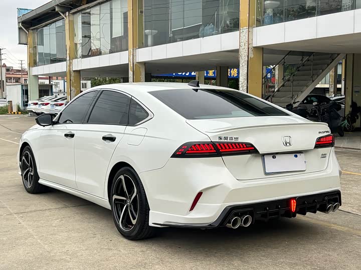 Фото 7 - Honda Inspire