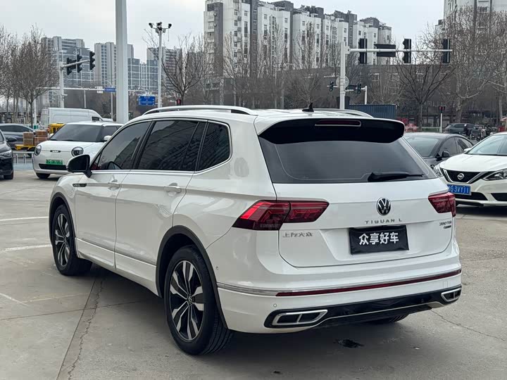 Фото 7 - Volkswagen Tiguan L Pro