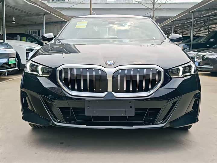 Фото 2 - BMW 5 Series
