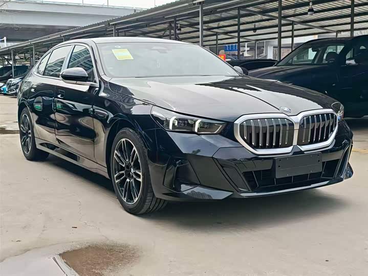 Фото 3 - BMW 5 Series