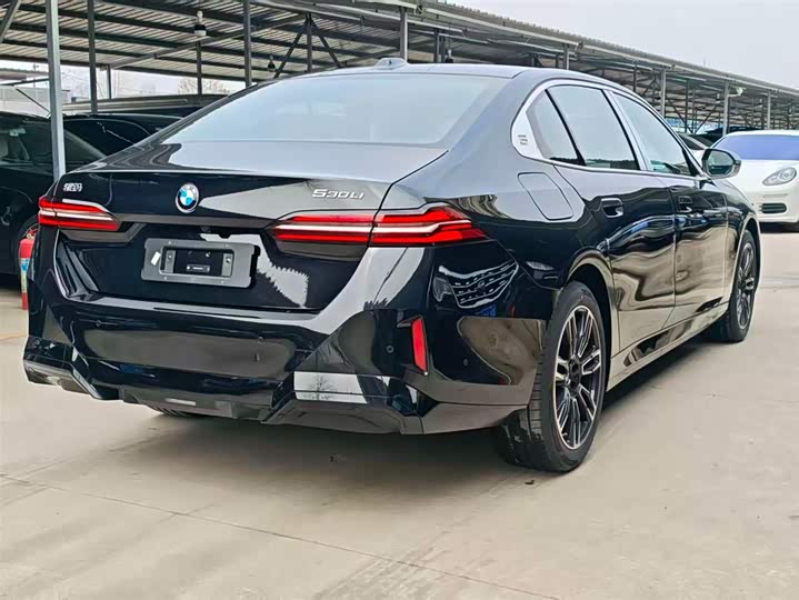 Фото 9 - BMW 5 Series