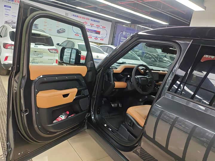 Фото 3 - Land Rover Defender