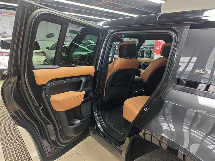 Фото 4 - Land Rover Defender