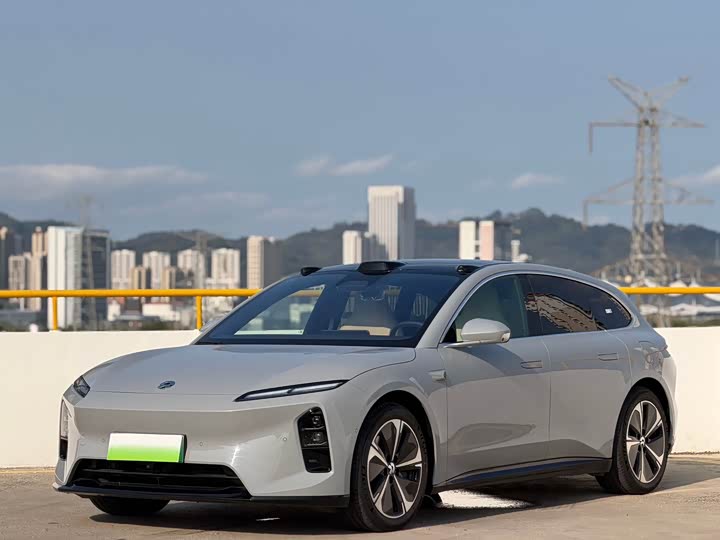 Фото 1 - Nio ET5T