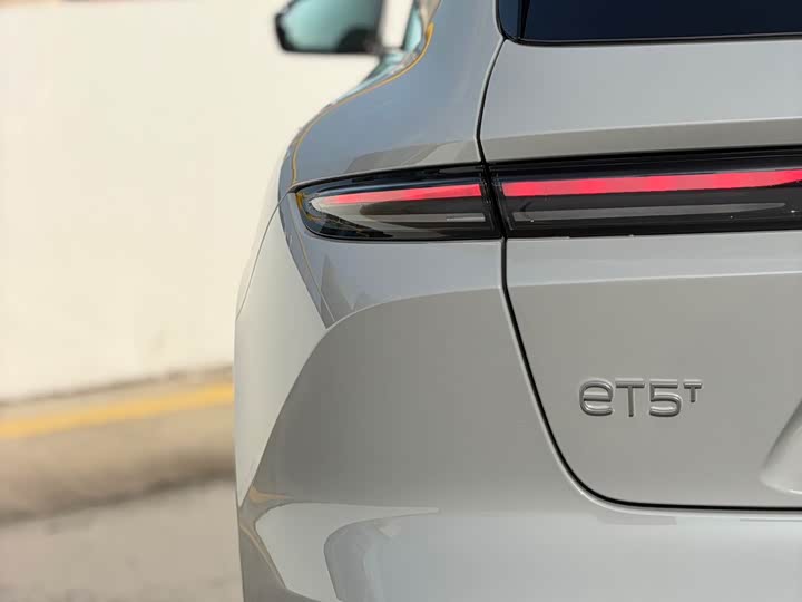 Фото 8 - Nio ET5T