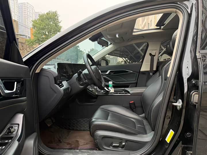 Фото 8 - Bestune B70