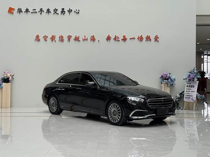 Фото 3 - Mercedes-Benz E-Class