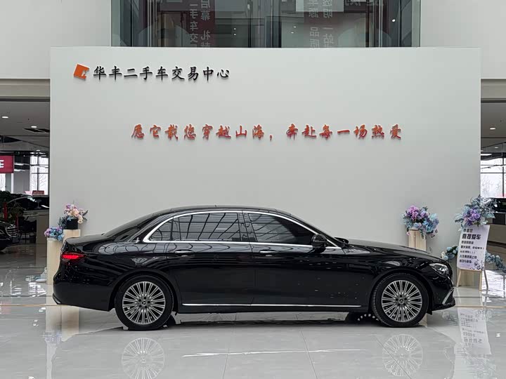 Фото 5 - Mercedes-Benz E-Class