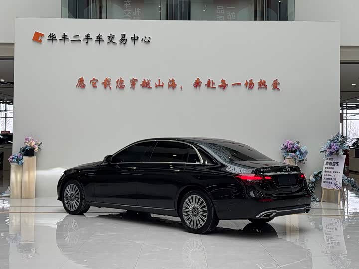 Фото 9 - Mercedes-Benz E-Class