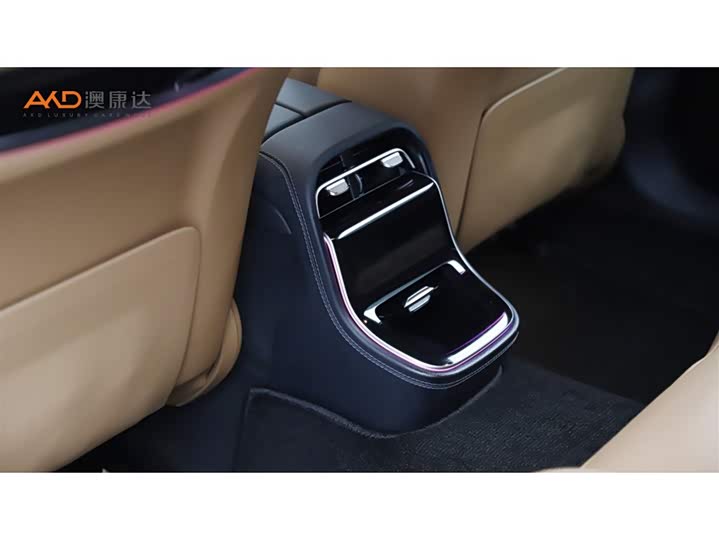 Photo 9 - Mercedes-Benz E-Class