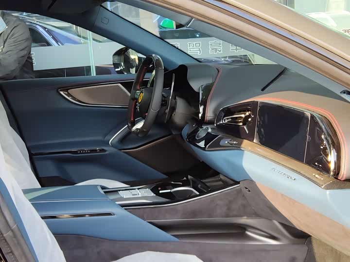 Фото 3 - Ferrari Purosangue