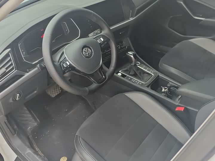 Фото 8 - Volkswagen Sagitar L