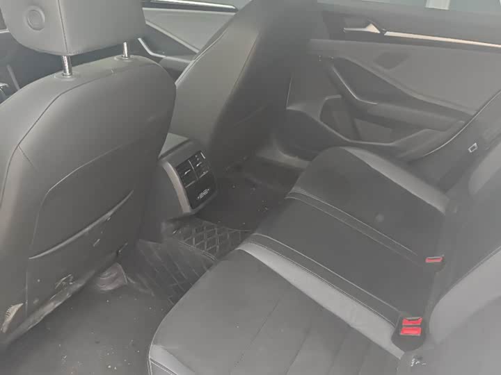 Фото 9 - Volkswagen Sagitar L