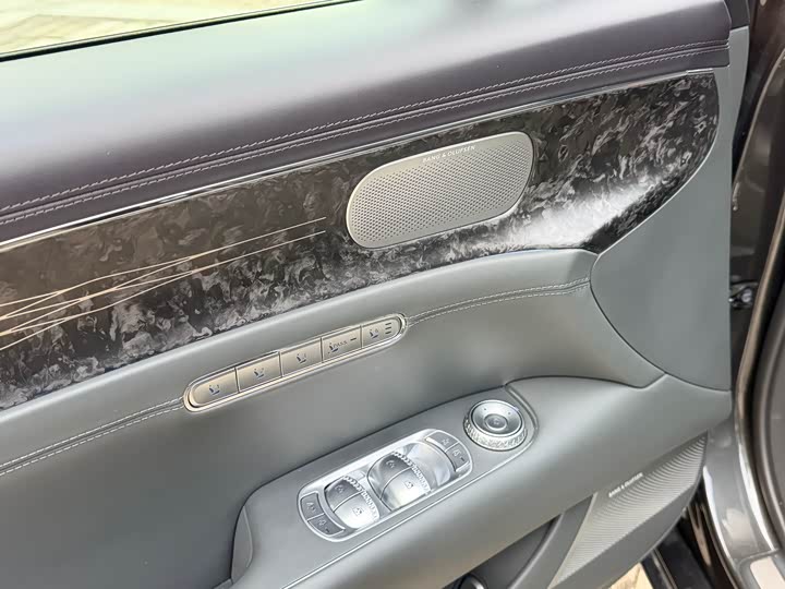 Photo 7 - Genesis G90