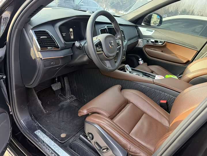 Фото 6 - Volvo XC90