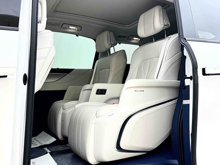 Фото 6 - Buick GL8 ES
