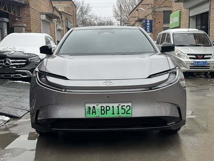 Фото 2 - Toyota bZ5