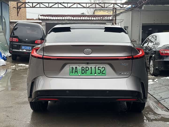 Фото 5 - Toyota bZ5