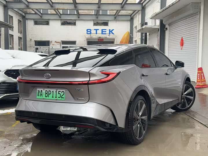 Фото 7 - Toyota bZ5