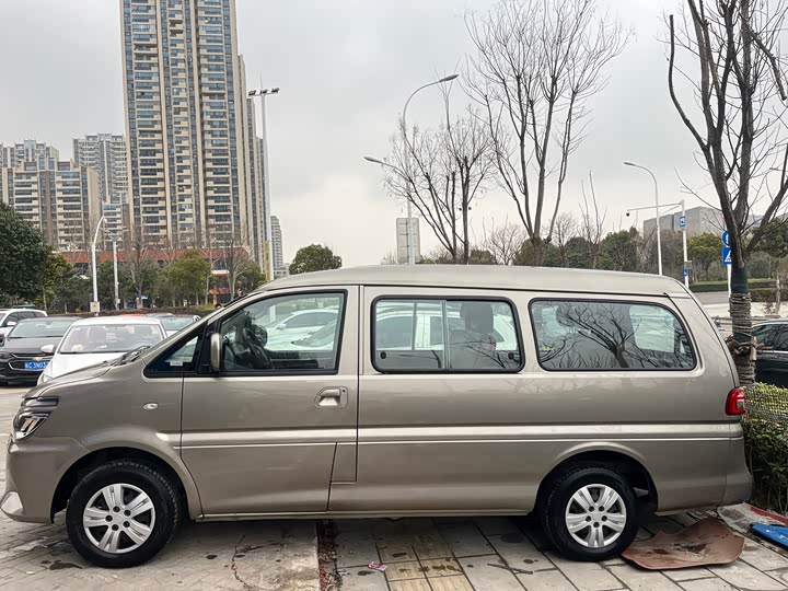 Фото 7 - Dongfeng Forthing Lingzhi M5