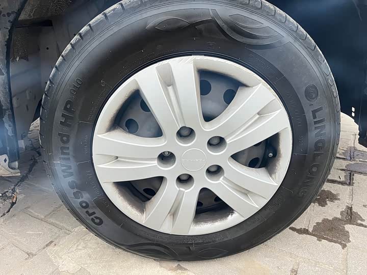 Фото 8 - Dongfeng Forthing Lingzhi M5