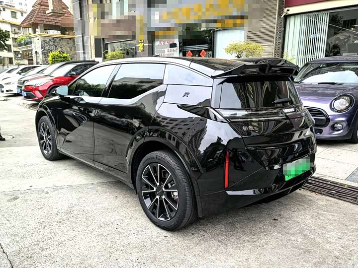 Фото 2 - Zeekr X