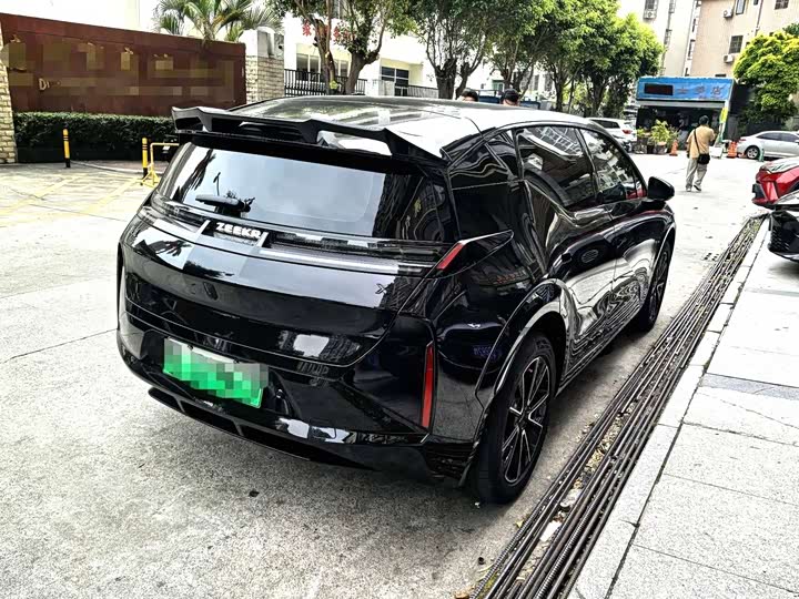 Фото 6 - Zeekr X