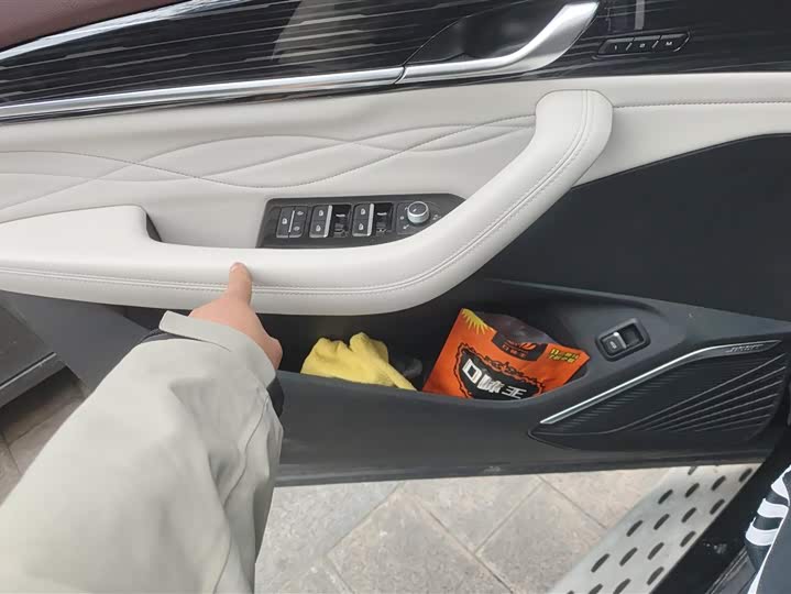 Фото 7 - Geely Monjaro