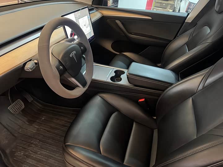 Фото 4 - Tesla Model Y