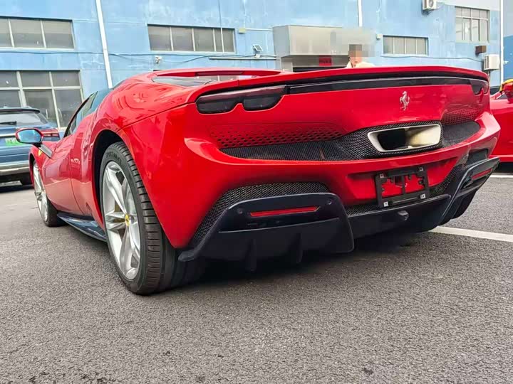 Фото 3 - Ferrari 296