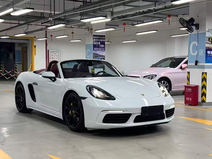 Фото 1 - Porsche 718