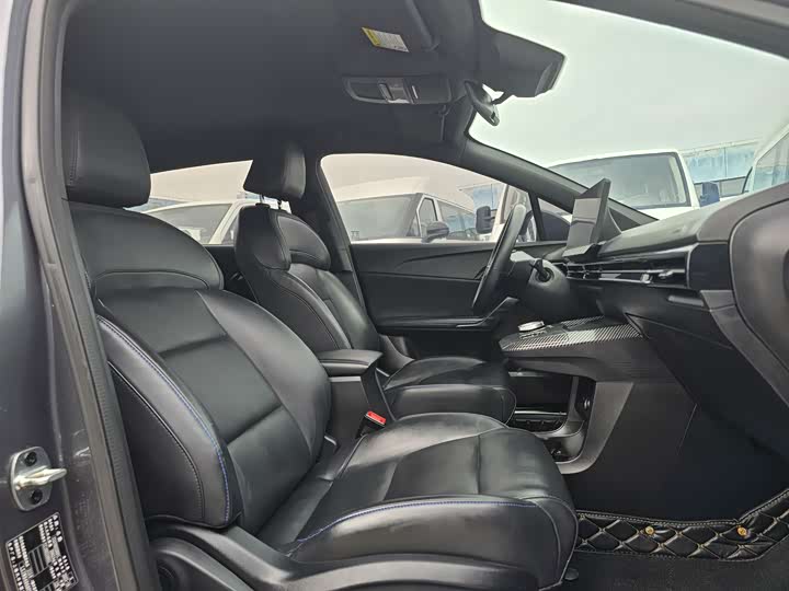 Фото 7 - MG Motor 4 EV