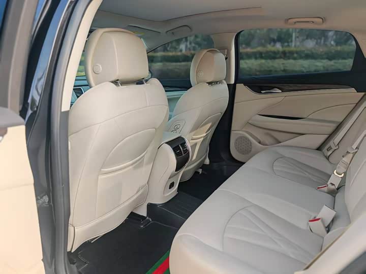 Фото 5 - Buick LaCrosse