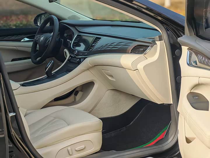 Фото 9 - Buick LaCrosse