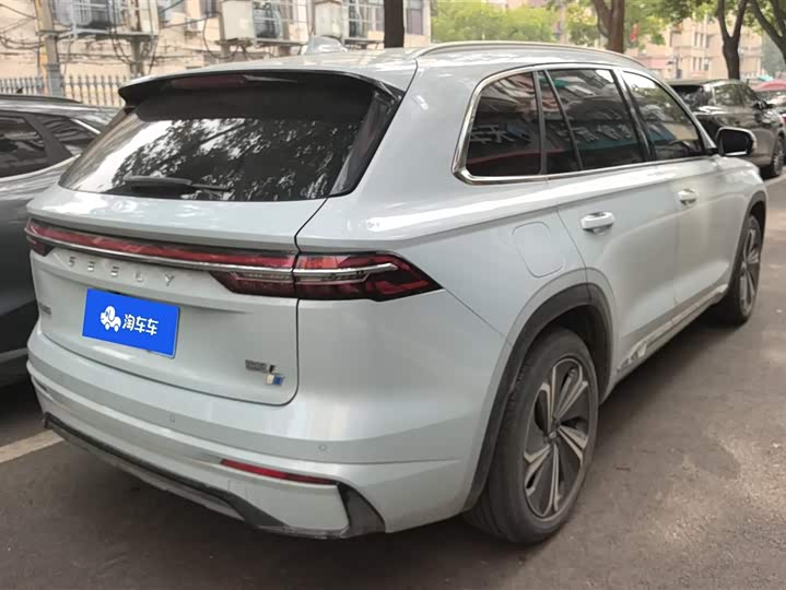 Фото 3 - Geely Monjaro